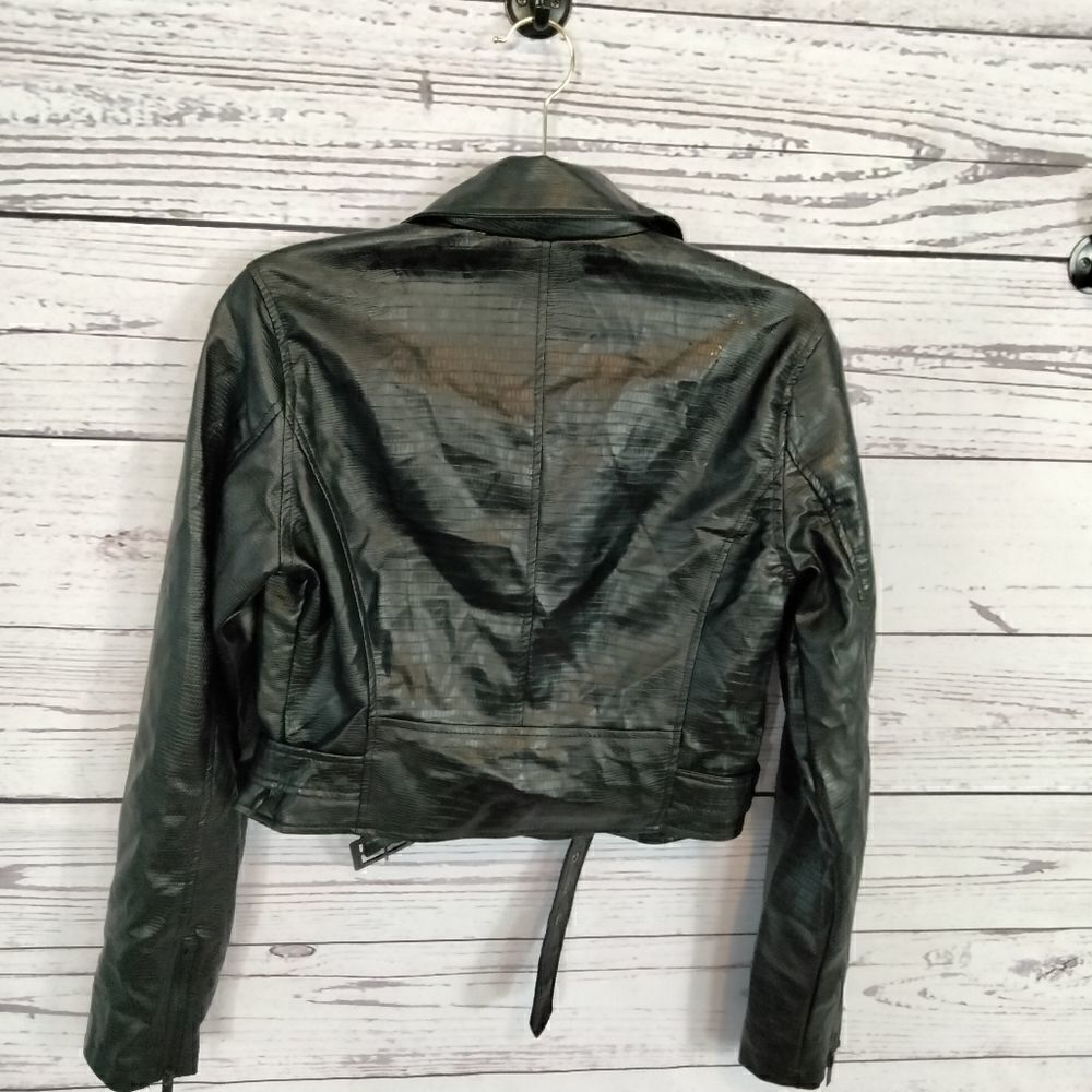 "Ashley outerwear" jacket 🧥  - Picture 3 of 7